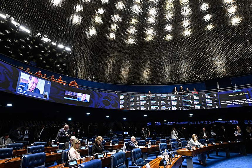 Senado aprova aumento de penas para crimes contra professores e médicos
